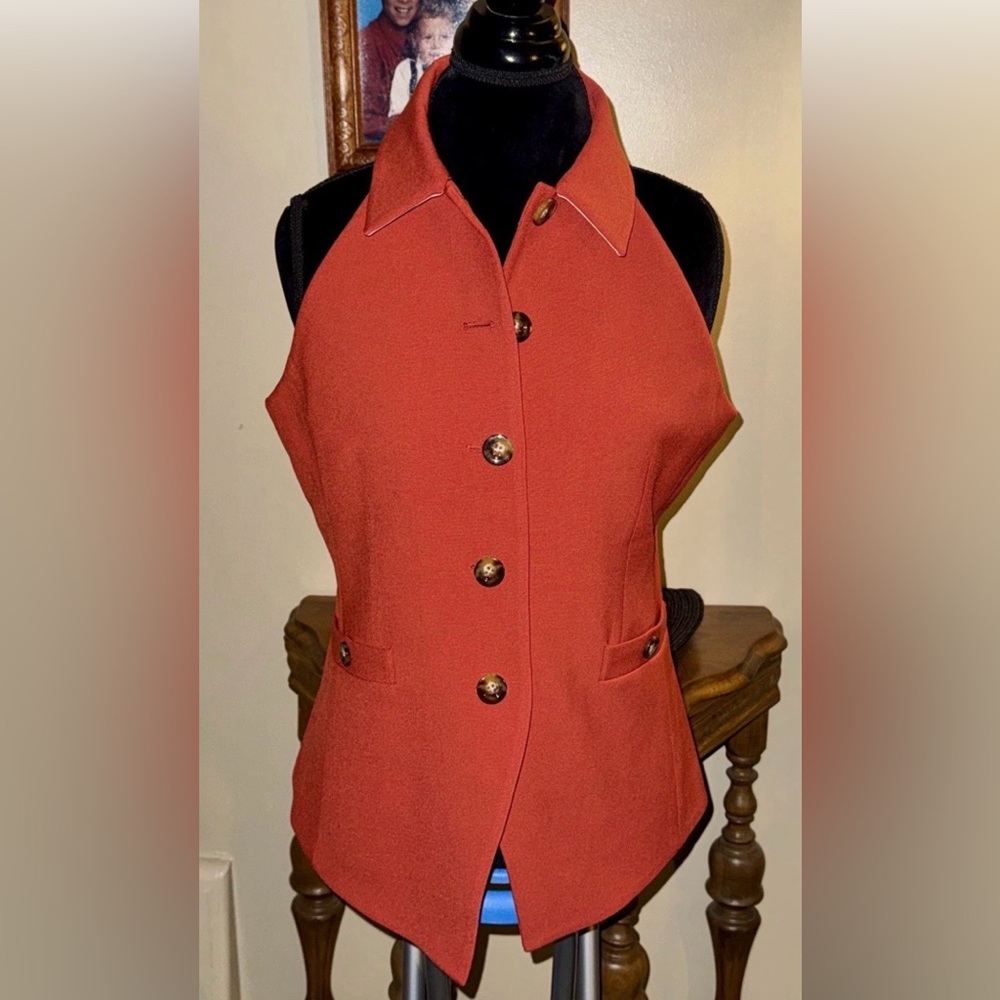 Veronica Beard Sleeveless Buttoned Vest Top